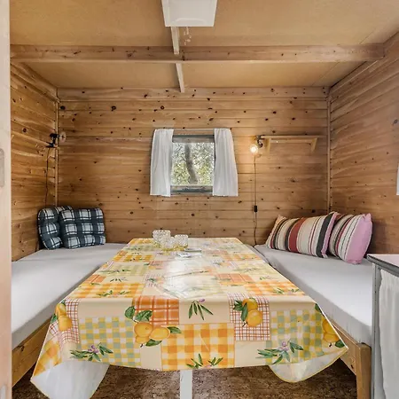 3 Bedroom Awesome In Tarm