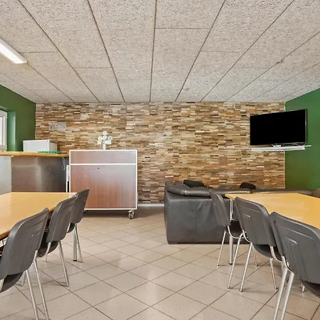 3 Bedroom Awesome In Nyaraló Tarm