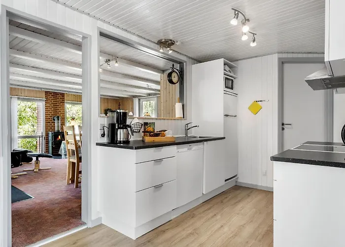 3 Bedroom Awesome In *