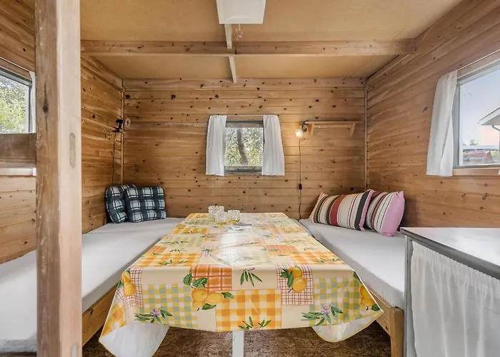 3 Bedroom Awesome In Tarm